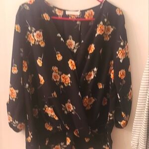 LUSH Gorgeous top. Work friendly. Perfect for spring.